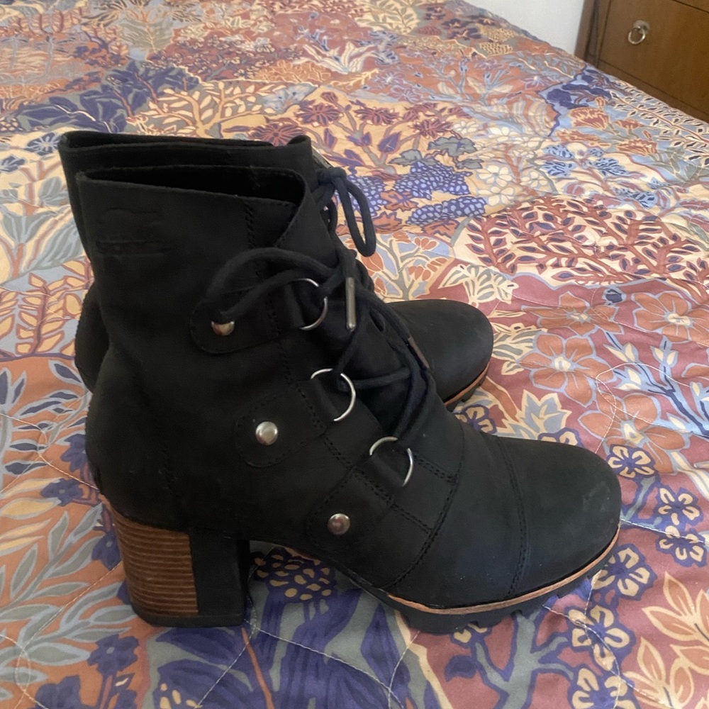 Sorel Addington Lace up